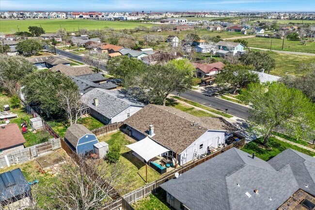 Foto del edificio - 1749 Dawn Breeze Dr