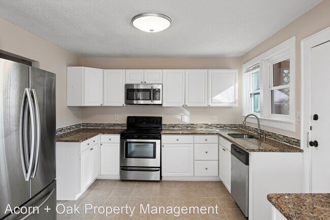 Building Photo - 3 br, 1.5 bath House - 601 Elmira Ave