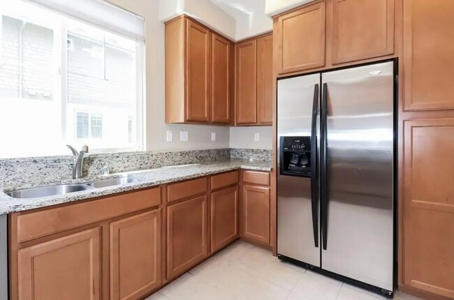 Foto del edificio - RARE Midtown Gem!  2/2.5 w-Garage!  Please Read Full Ad For Viewings