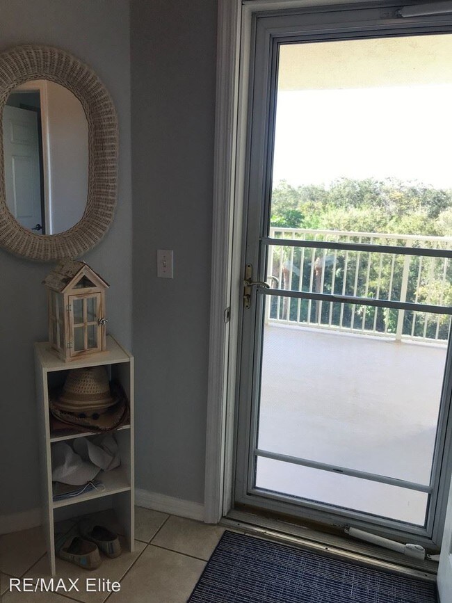 Foto del edificio - 2 br, 2 bath House - 8921 Lake Dr B402