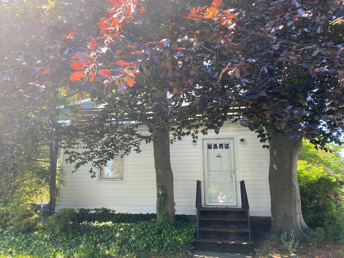 Primary Photo - 2647 Long Beach Rd