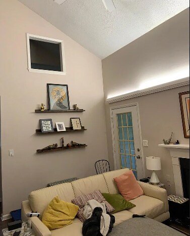 Foto del edificio - 6007 Treetop Ct