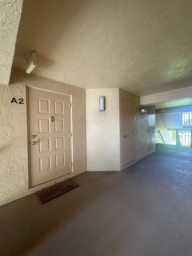 Building Photo - 811 Sky Pine Way