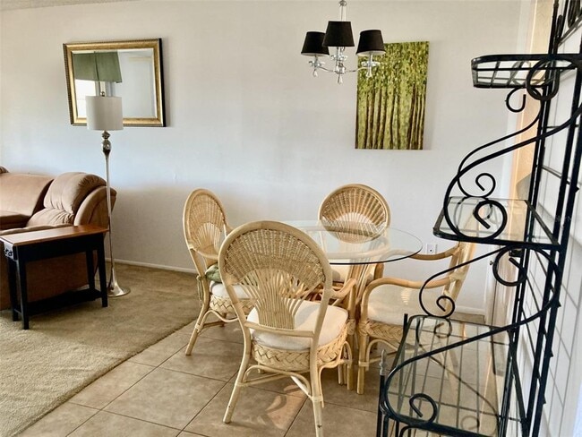 Foto del edificio - 304 47th Ave Dr W