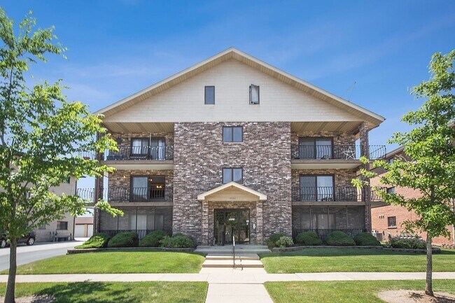 Foto del edificio - 16824 82nd Ave Unit 2S