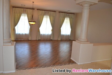 Building Photo - 2615 W Buist Ave