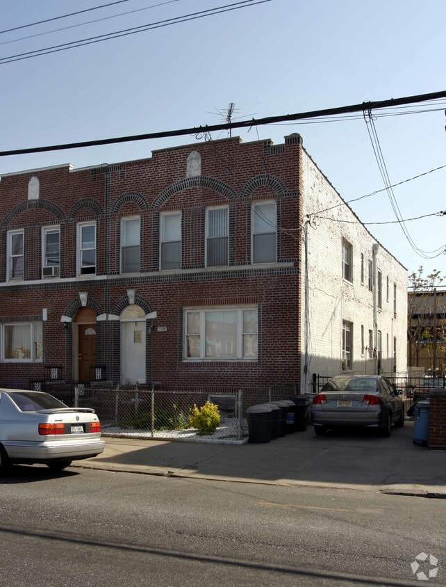 Primary Photo - 2526 85th St