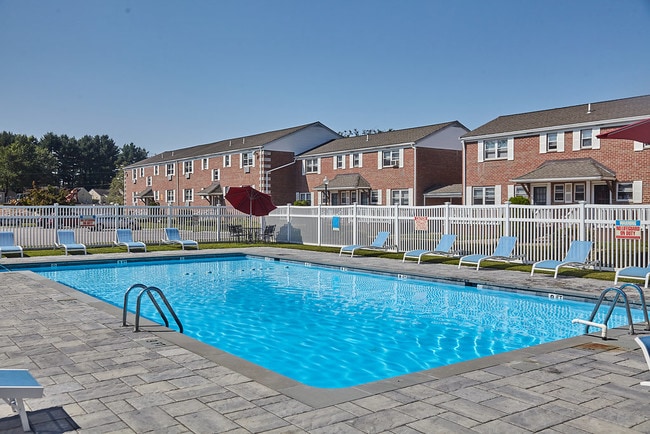 Foto del edificio - 161 Salmon Brook Dr