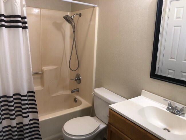 Foto del edificio - 313 Shady Grove Dr