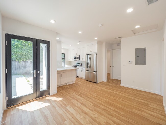 entrada principal - 10618 Ayres Ave