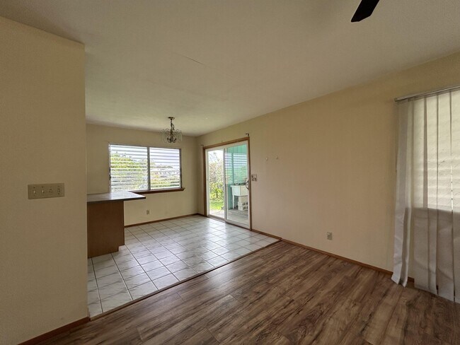 Building Photo - 2273A Kinoole St