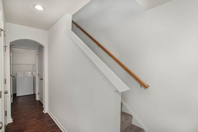 Building Photo - 3033 Meridian Way
