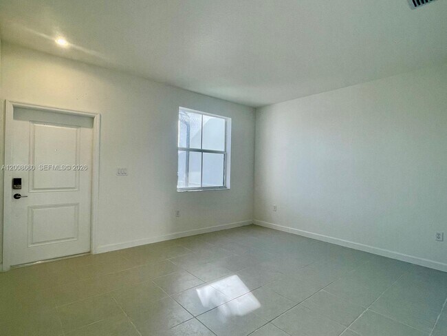 Foto del edificio - 2882 SE 26th Ter