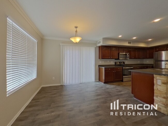 Building Photo - 35002 N Bandolier Dr