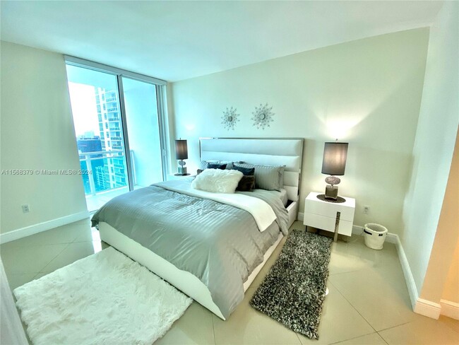 Foto del edificio - 950 Brickell Bay Dr