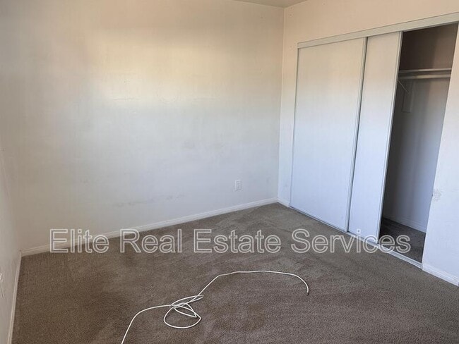 Foto del edificio - 234 Garrett Ave