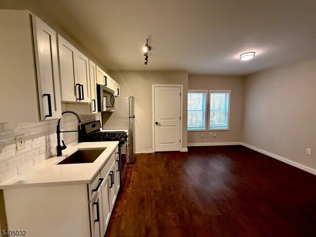 Foto del edificio - 196 Spring St