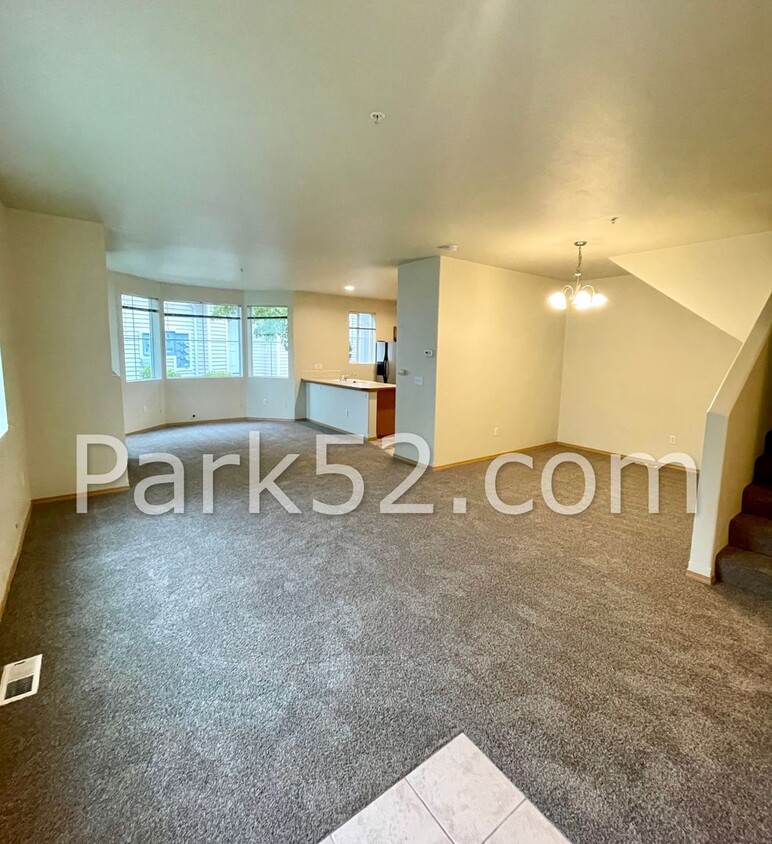 Primary Photo - $250 Off First Full Month! 3 Bedroom Townh...