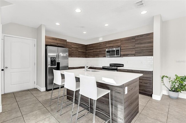 Building Photo - 105 Kenny Blvd