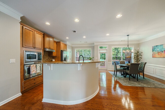 Building Photo - 4004 Manchester Cir