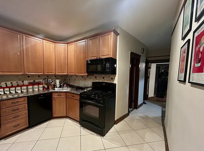 Foto del edificio - 2340 W Thomas St