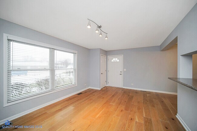 Foto del edificio - 355 Farmington Ln