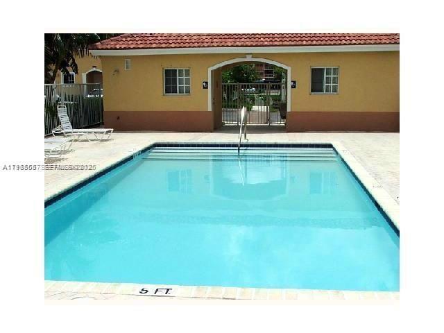 Foto del edificio - 2022 NE 167th St