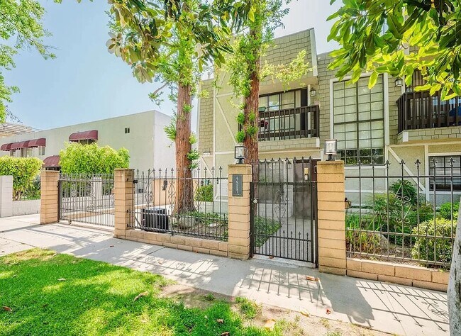 Building Photo - 4509 Vista Del Monte Ave