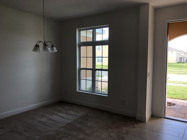 Foto del edificio - 4 BED HOME LOCATED IN WINTER GARDEN!