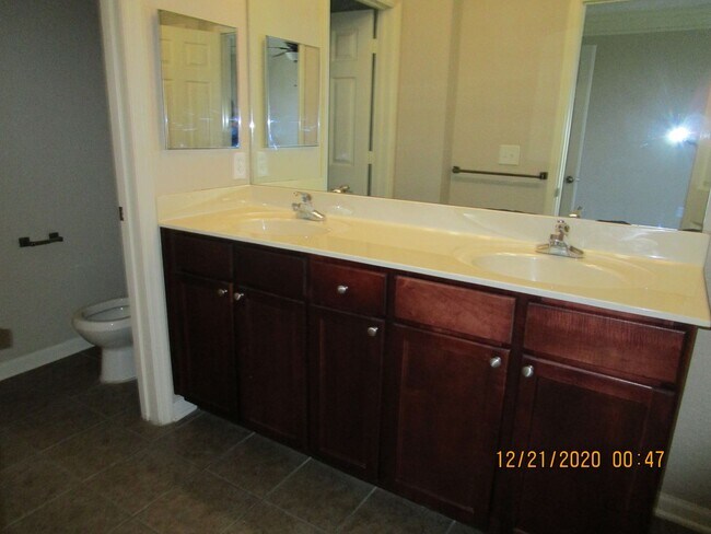 Foto del edificio - 1104 Baldwin Rowe Circle