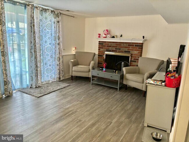 Foto del edificio - 6010 Madeline Dr