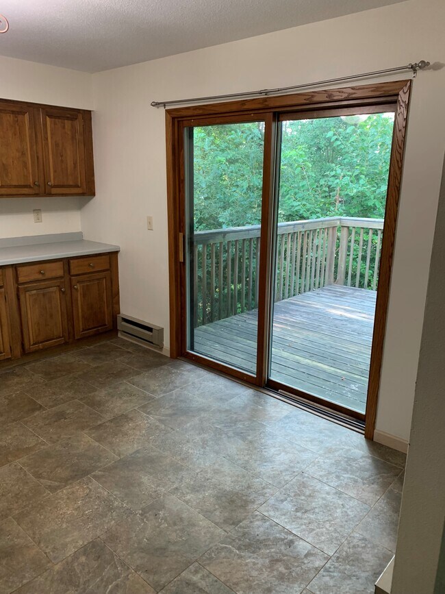 528 Bluebird Ct, Onalaska, WI 54650 Townhome Rentals in Onalaska WI