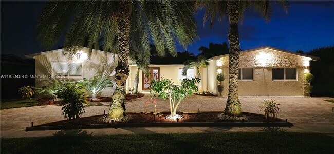 Foto del edificio - 11700 NW 15th Ct