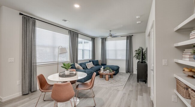 Photo - Biggest Offer Yet – 10 Weeks Free + $1000 ... Apartment