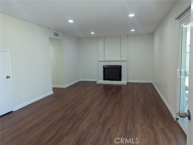 Foto del edificio - 24622 Skyland Dr