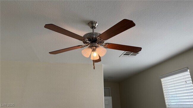 Foto del edificio - 10110 Poppy Plant St