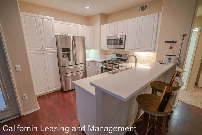 Foto del edificio - 17955 Lost Canyon Rd