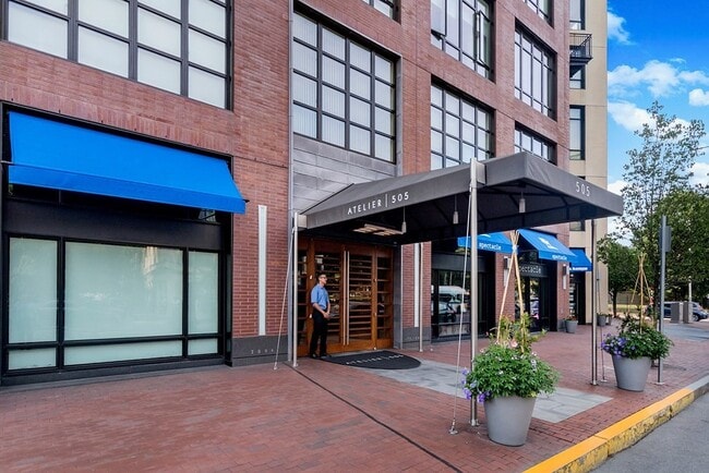 Building Photo - 505 Tremont St