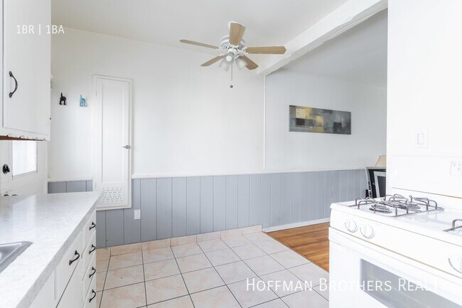 Foto del edificio - 12423 1/2 Chandler Blvd