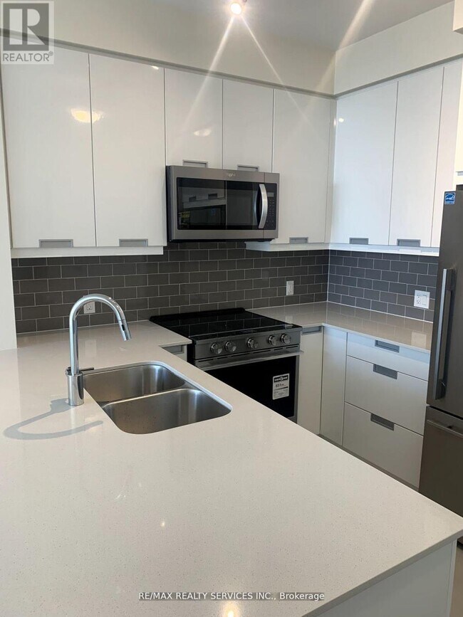 Building Photo - 35 Watergarden Dr