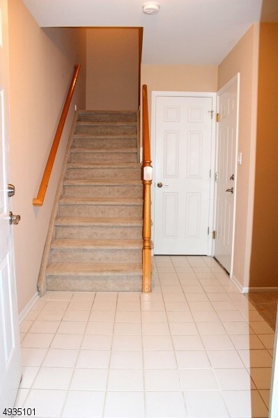 Building Photo - 305 Mercer Ct