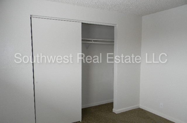 Building Photo - 104 Skyline Dr