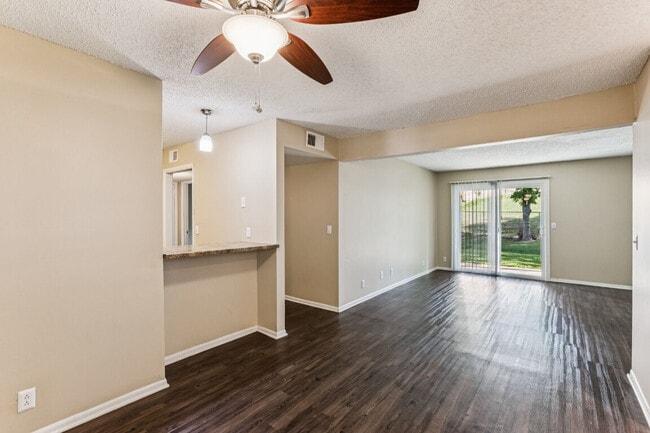 Foto del edificio - Ashford Place Apartments