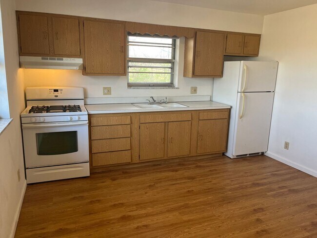 Building Photo - 2 Bedroom Apartment in Wood River