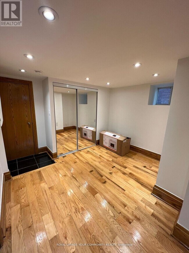 Building Photo - 181 St Clair Ave E