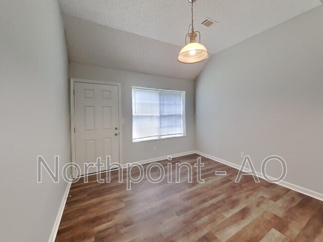 Building Photo - 4140 Ravenwood Ct