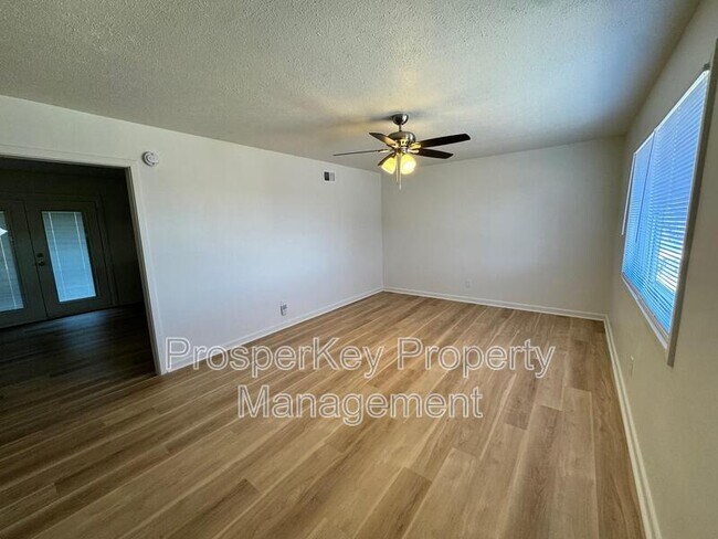 Building Photo - 2119 Shelby St