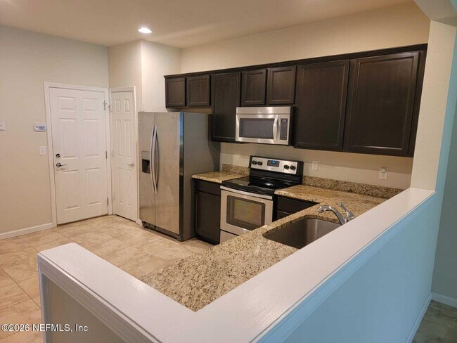 Foto del edificio - 6791 Roundleaf Dr