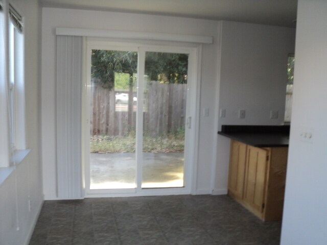 Foto del edificio - 521 Vance Lake Ln