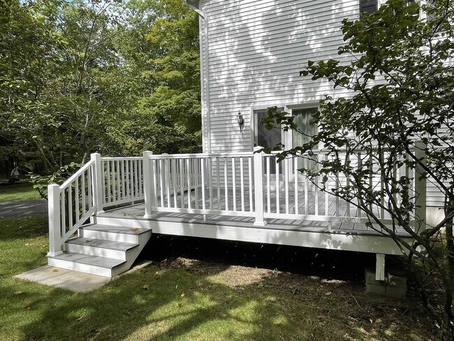 Foto del edificio - 39 Oak Hill Dr